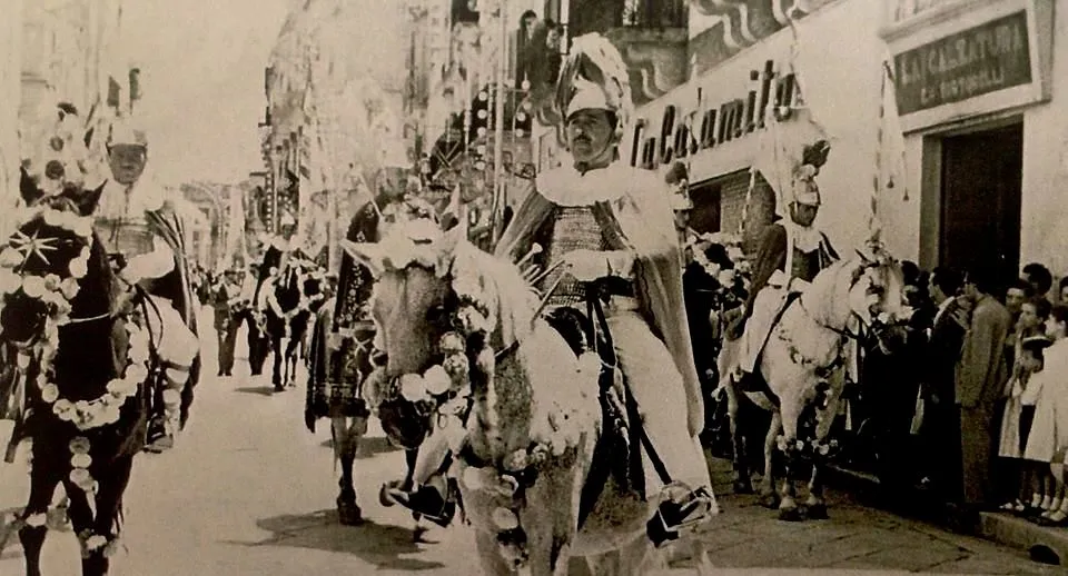 08_36002512_1898943343459622_4856283551236096000_1950