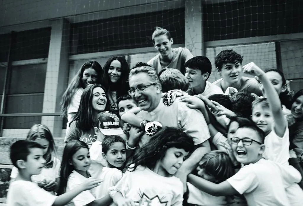 CEI_JLX_1319-high-contrast-def